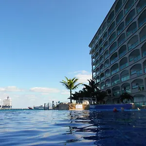  Aparthotel El Cantil